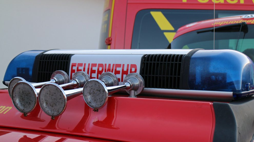 Die Feuerwehr im Einsatz. Symbolfoto: Pixabay / Antranias