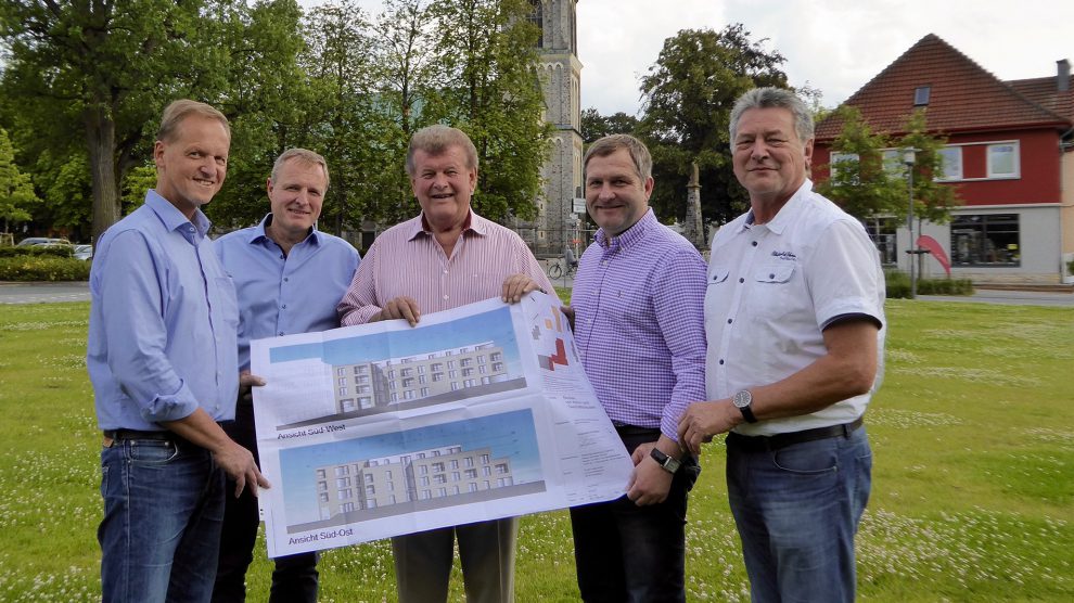 Architekt Markus Wiekowski, Martin Lange, Alfons Schwegmann, Guido Pott, Hubert Pohlmann (v.l.n.r.). Foto: SPD Wallenhorst