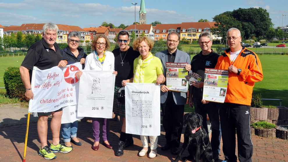 „Wir für Wallenhorst“ und John McGurk freuen sich auf viel Unterstützung beim Kreisellauf. Mit dabei in diesem Jahr sind unter anderem der TSV Wallenhorst und der Lionsclub Leonia Osnabrück Nord. Foto: Wir für Wallenhorst e.V.