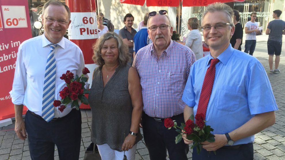 v.l.n.r.: Ministerpräsident Stefan Weil, Ulrike Gering, Heinz Klumpe, MdL Frank Henning. Foto: SPD Wallenhorst