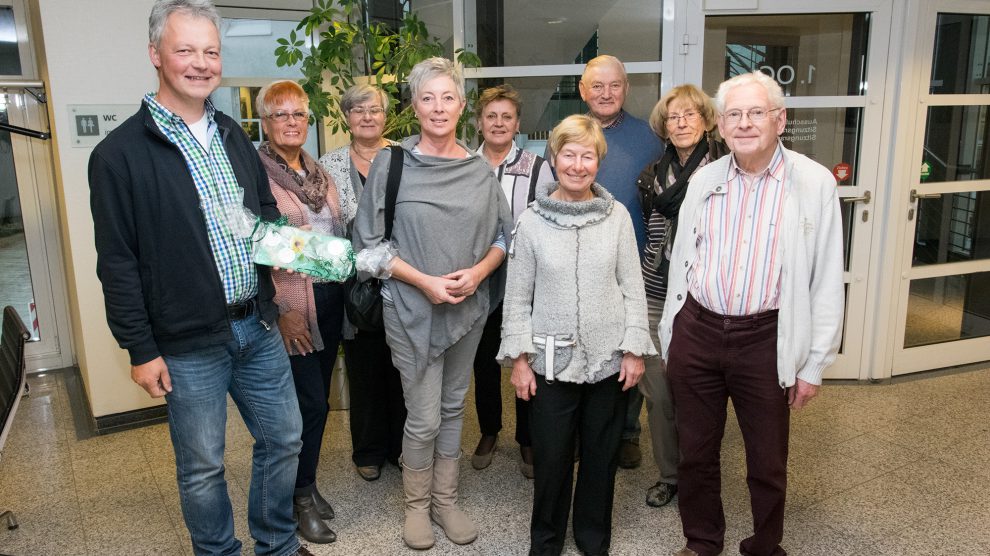 Mit Glück und Augenmaß zum Gewinn (vorne von links): Reiner Bartke, Martina Dieck-Schwertmann stellvertretend für Tochter Carla sowie Karin und Heinz Dieter Paals. Foto: Gemeinde Wallenhorst / André Thöle