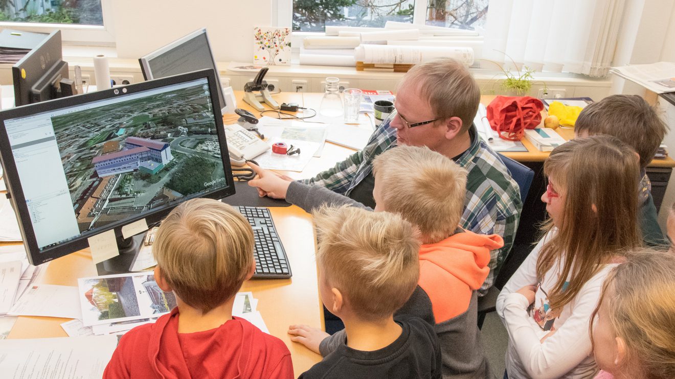 Das Wallenhorster Rathaus in 3D präsentierte Martin Heidkamp ebenso wie die virtuelle Ansicht der Katharinaschule. Foto: Gemeinde Wallenhorst