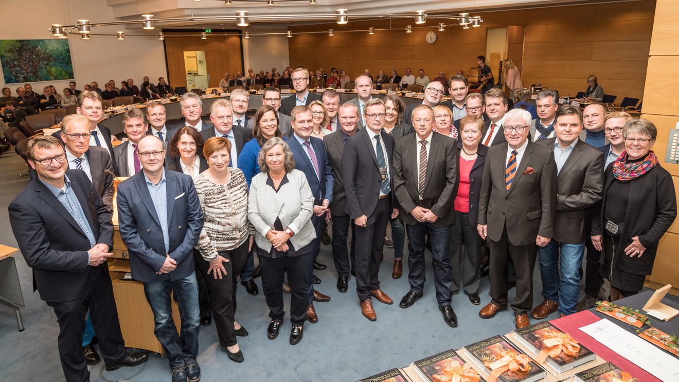 Sie lenken in den kommenden fünf Jahren die Geschicke der Gemeinde Wallenhorst: die 35 Mitglieder des neuen Rates. Foto: Gemeinde Wallenhorst / Thomas Remme