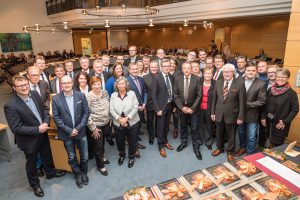 Sie lenken in den kommenden fünf Jahren die Geschicke der Gemeinde Wallenhorst: die 35 Mitglieder des neuen Rates. Foto: Gemeinde Wallenhorst / Thomas Remme