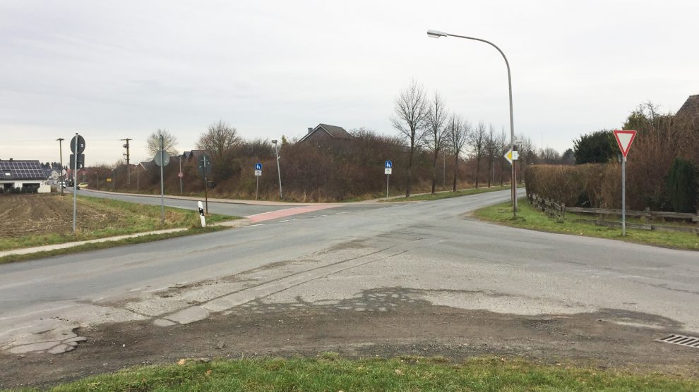 Der gefährliche Kreuzungsbereich Ecke Am Pingelstrang / Pyer Kirchweg derzeit. Foto: Wallenhorster.de