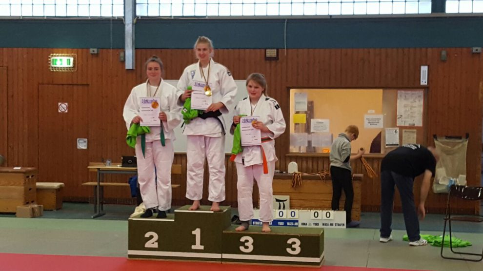 U18: Maylin Timmermann holte mit einer überzeugenden Leistung die Silbermedaille. Foto: Blau-Weiss Hollage Judoabteilung