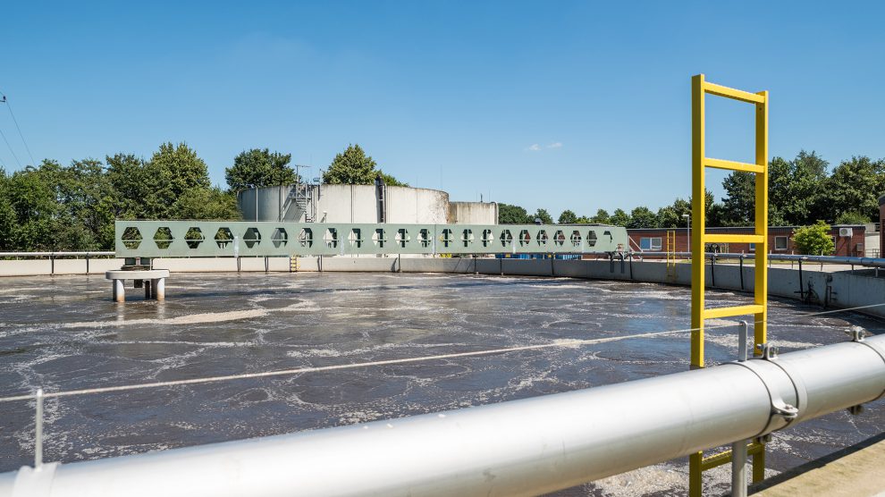 Im Klärwerk wird das Abwasser gereinigt; hier das Belebungsbecken der Kläranlage Barlager Esch. Foto: Gemeinde Wallenhorst / Thomas Remme