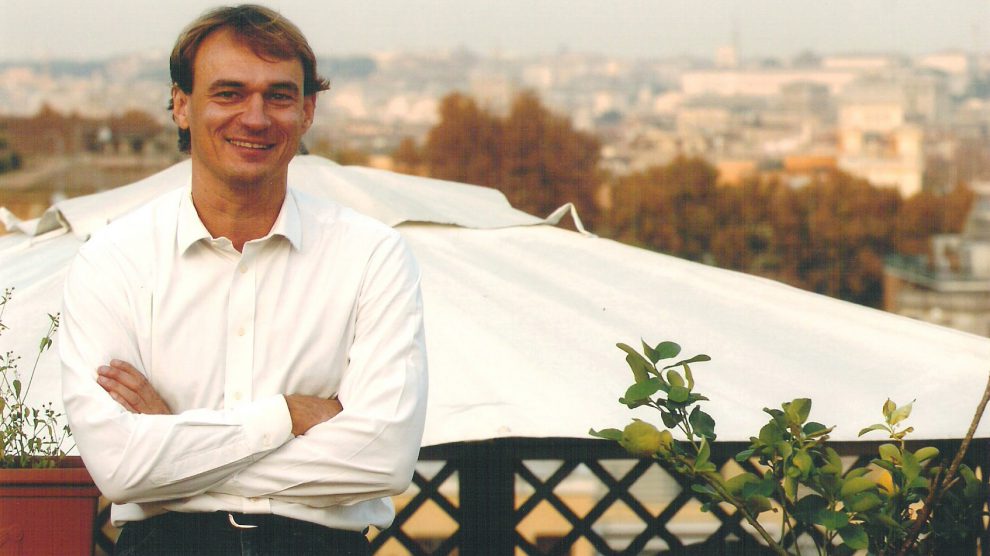 Andreas Englisch lebt seit 1987 in Rom als Vatikan-Korrespondent. Er stand in engem Kontakt zu Papst Johannes Paul II. und hat Benedikt XVI. auf vielen Reisen begleitet. Foto: privat/Random House