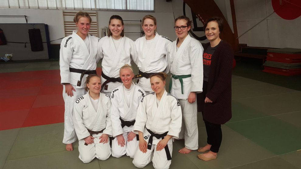 Das Hollager Judo-Team beim ersten Kampftag der Damen-Niedersachsenliga. Foto: Blau-Weiss Hollage