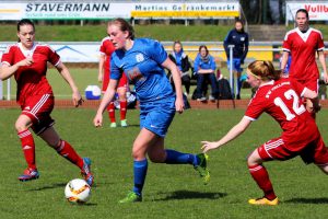 Hochkonzentriert gegen Meppen: Tessa, Patze, Steffi, Celina (v.l.n.r.). Fotos: Karl-Heinz Rickelmann