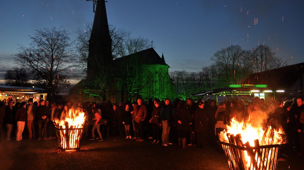 Die Wallenhorster Hanse und die Freiwillige Feuerwehr laden zum Osterfeuer vor dem Gasthof zur Post ein. Foto: Wallenhorster Hanse