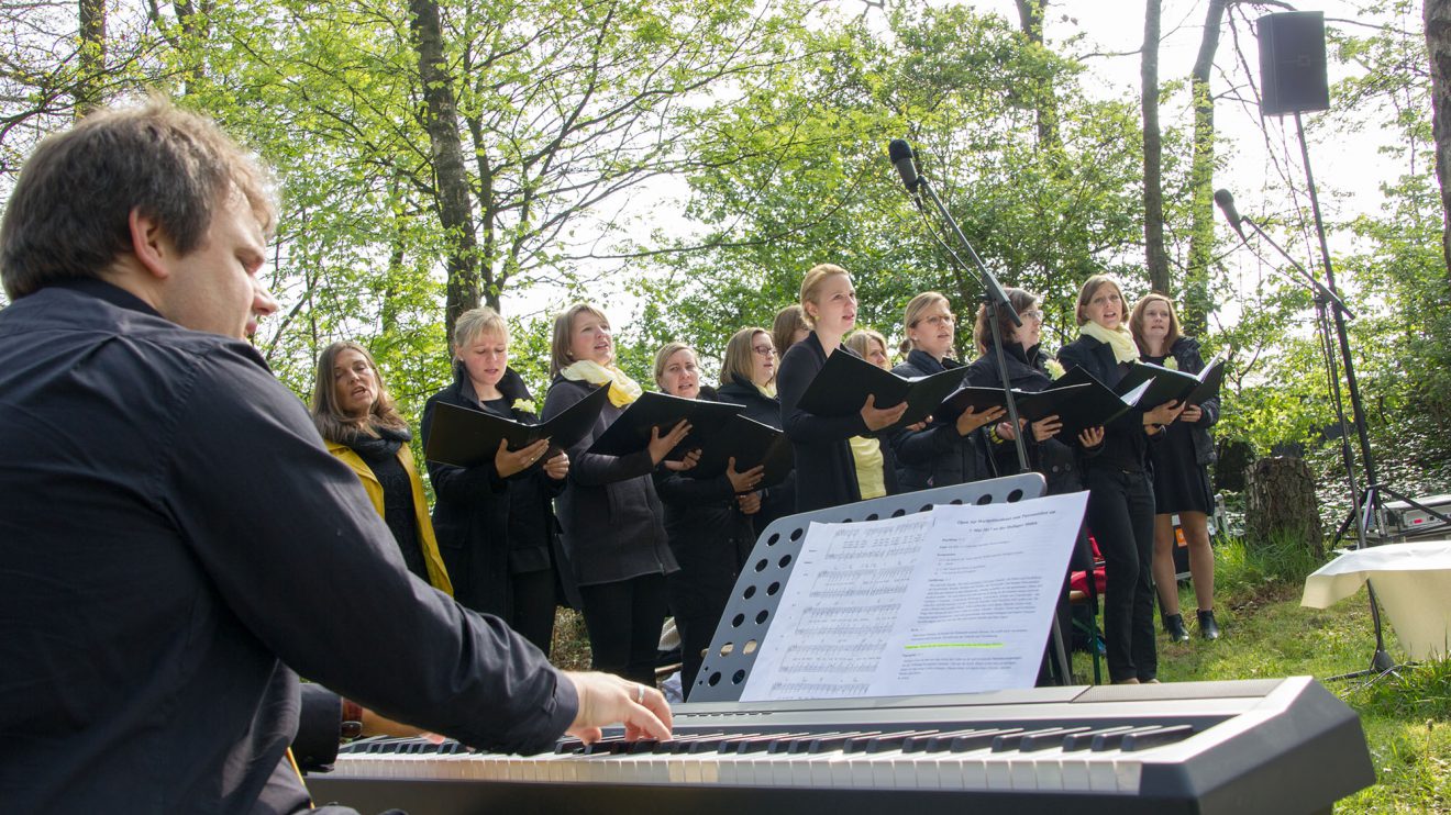 Musikalisch begleitete der Osnabrücker Chor „Yellow“ das Fest. Foto: André Thöle