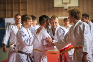 Eindrücke vom gemeinsamen Training, Abendessen und vom ersten Kampftag. Fotos: Blau-Weiss Hollage