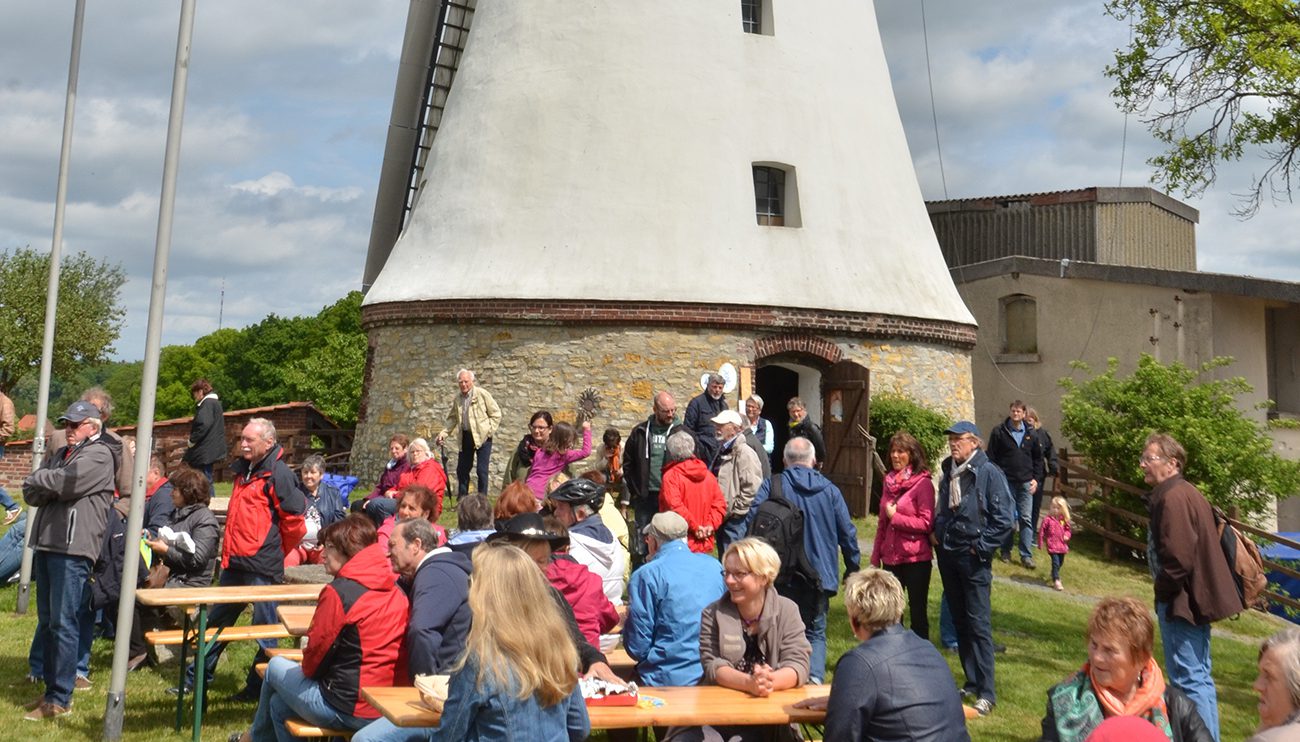 Viele Aktionen erwarten die Besucher beim Mühlentag an der Windmühle in Lechtingen. Foto: Windmühle Lechtingen e.V.