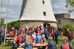 Viele Aktionen erwarten die Besucher beim Mühlentag an der Windmühle in Lechtingen. Foto: Windmühle Lechtingen e.V.