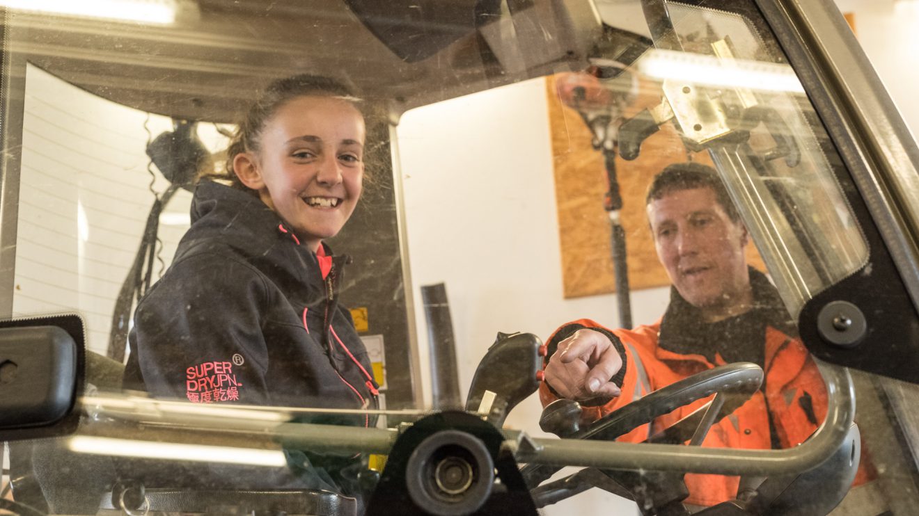 Technik, die begeistert, erklärt Dirk Münstermann am Baubetriebshof. Foto: Thomas Remme