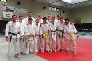 Das Team von Blau-Weiss Hollage am letzten Kampftag der Judo Bezirksliga Saison 2017 in Wietmarschen. Foto: Blau-Weiss Hollage