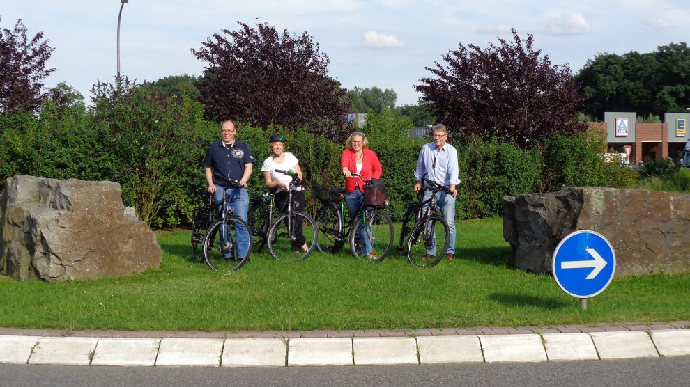 Die Lechtinger CDU geht mit dem Rad auf Wahlkampftour. Start ist der EDEKA-Kreisel in Lechtingen. Foto: CDU Lechtingen