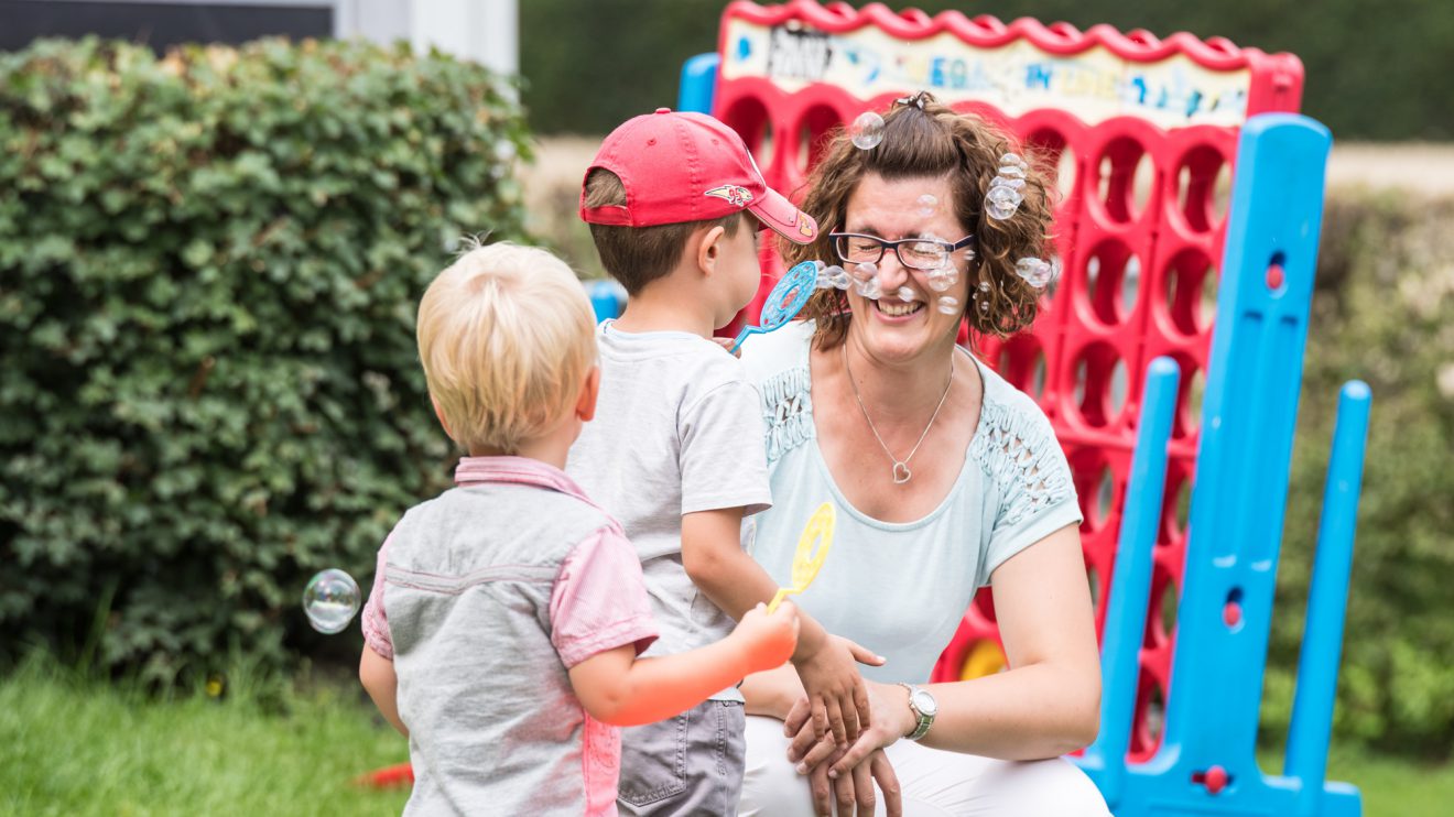 Auch mit kleinen Sachen kann man Kindern und Eltern Freude machen. Foto: Thomas Remme