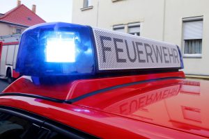 Die Feuerwehr im Einsatz. Symbolfoto: Pixabay / Rico_Loeb