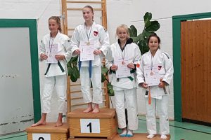 Jule Vocke sichert sich beim Artland Cup die Bronzemedaille. Foto: Blau-Weiss Hollage