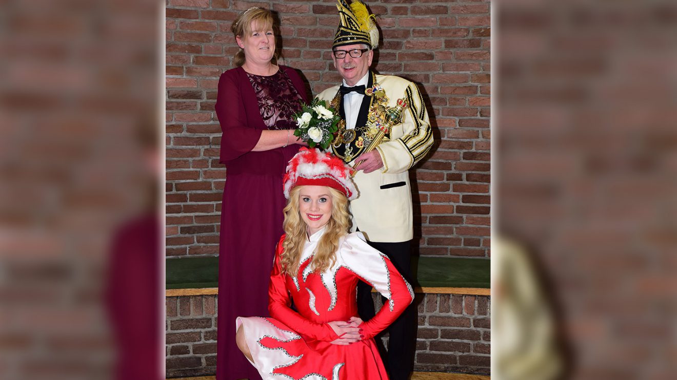 Seine Tollität Prinz Udo I. und Ihre Lieblichkeit Prinzessin Sandra I. (Udo Blaudszun und Sandra Gründler) mit Funkenmariechen Antonia Eßer. Foto: Kurt Flegel