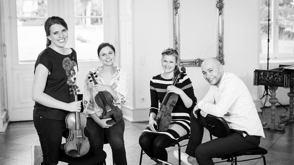Erneut im Ruller Haus zu Gast: Veronika Bejnarowicz (Violine), Laura Kania (Violine), Rica Schultes (Viola) und Gereon Theis (Violoncello) sind das "Vigato Quartett". Foto: Winfried Hieronymus