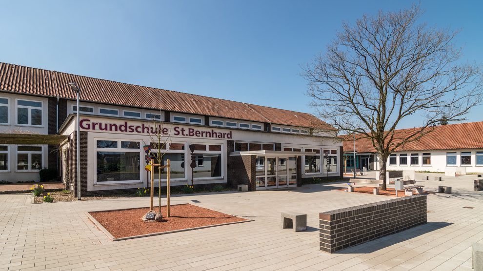 Die Anmeldungen für das Schuljahr 2019/2020 nehmen die Wallenhorster Grundschulen – hier die St.-Bernhard-Schule – am 18. und 19. April entgegen. Foto: Thomas Remme