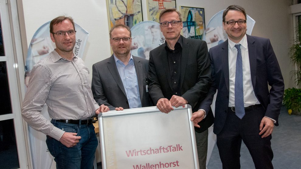 Die Gastgeber (von links): Stefan Ludwig, Wirtschaftsförderer Frank Jansing, Bürgermeister Otto Steinkamp und Stephan Beume. Foto: André Thöle