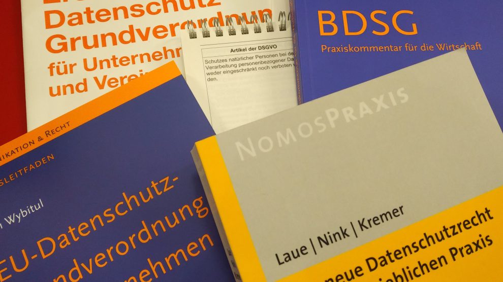 Datenschutzliteratur. Foto: FDP Wallenhorst