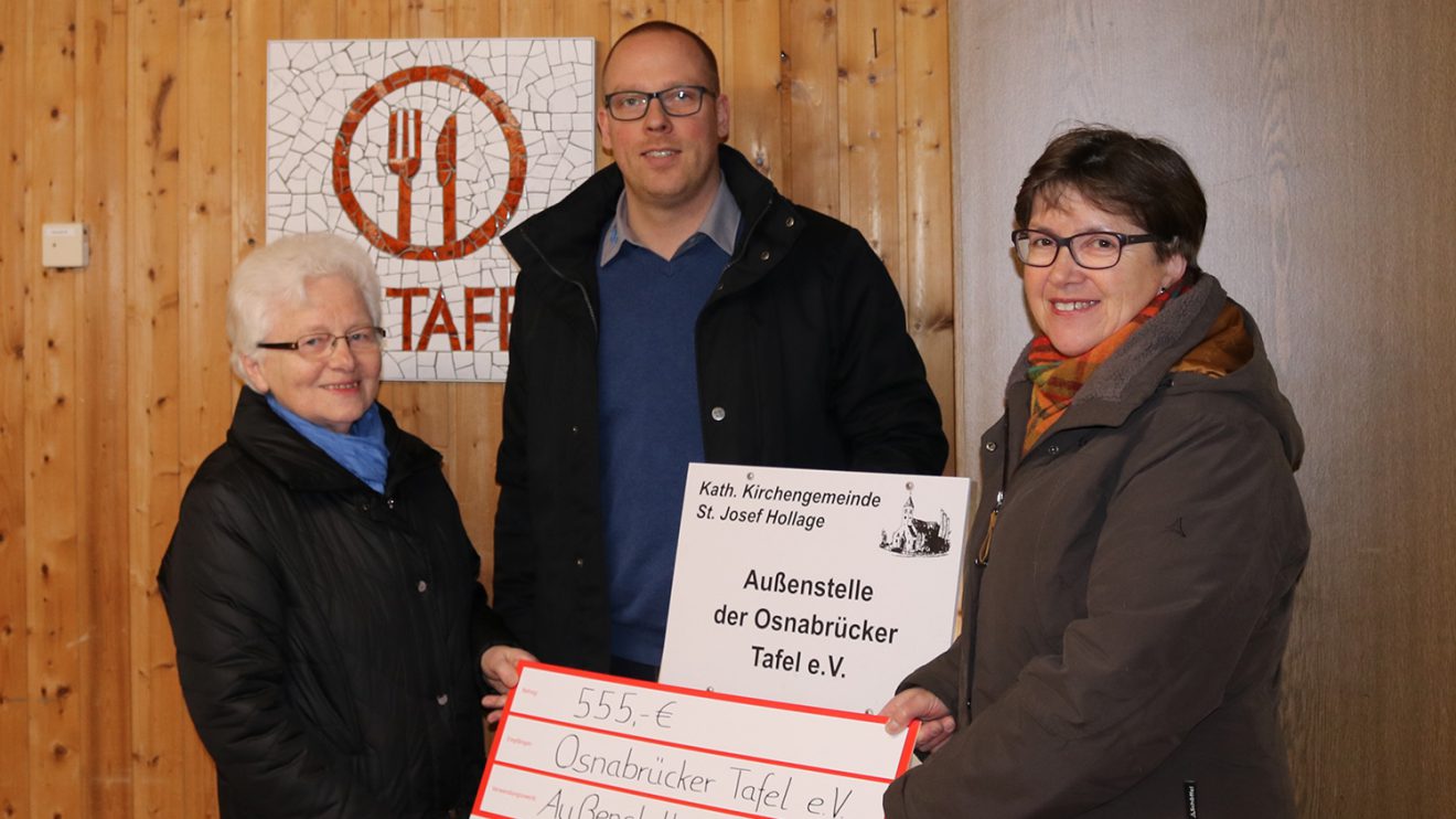 Hedwig Diekmann (ehrenamlt. Helferin), Matthias Lüttschwager (Geschäftsführer ML Reifen GmbH), Brigitte Goldkamp (ehrenamtl. Leitung der Tafelaußenstelle). Foto: ML Reifen