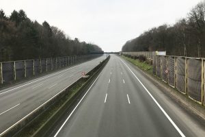 Ob die A1 bei Wallenhorst für die Errichtung der Beamer zu Illuminierung der Lärmschutzwände wieder für ein Wochenende gesperrt werden muss, steht aktuell noch nicht fest. Foto: Wallenhorster.de