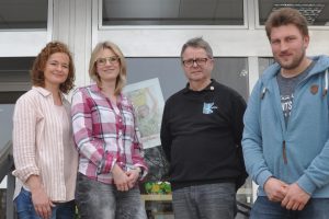 Gemeinsam überlegten Kerstin Hawighorst, Sabrina Pagel, Hans-Jürgen Klumpe und Patrick Huesmann (v.l.), was der Kindergarten St. Raphael gebrauchen kann. Foto: konsequent PR