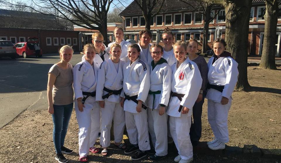 Das Judo-Team aus Hollage der Landesliga der Frauen. Foto: Blau-Weiss Hollage