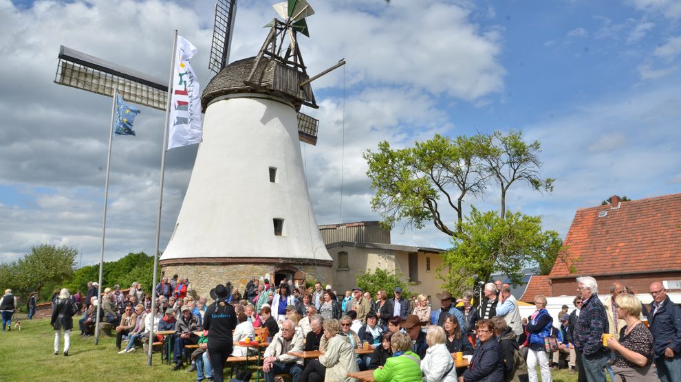 Am Pfingstmontag findet die zentrale Eröffnungsveranstaltung für den 25. Deutschen Mühlentag an der Lechtinger Windmühle in Wallenhorst statt. Foto: Windmühle Lechtingen e.V.