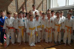 Das Team der jungen Hollager Judoka der Altersklasse u12 bei der Kreismannschaftsmeisterschaft. Foto: Blau-Weiss Hollage