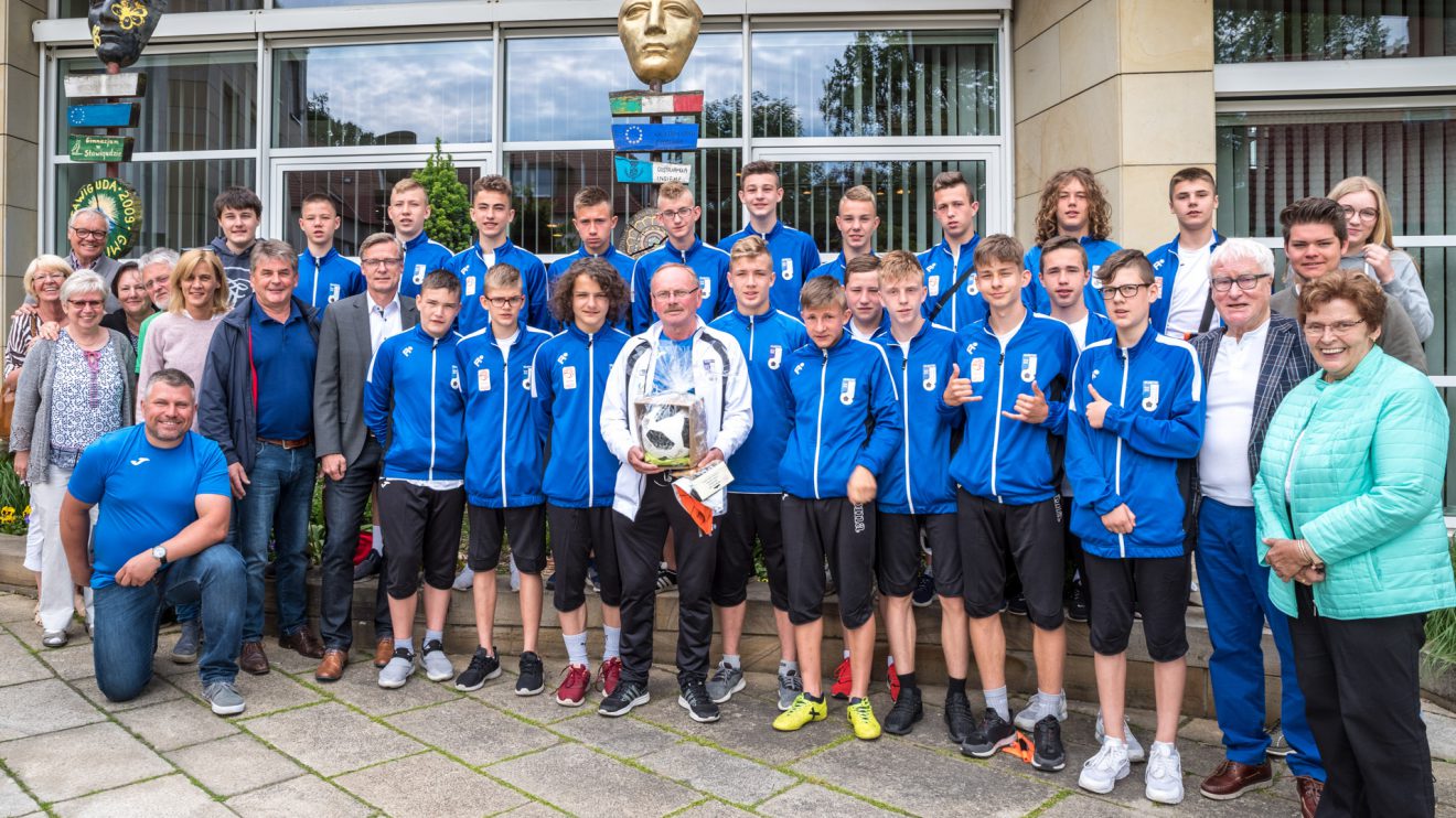 Gruppenfoto vor dem Rathaus. Foto: Thomas Remme