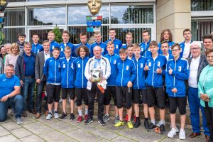 Gruppenfoto vor dem Rathaus. Foto: Thomas Remme