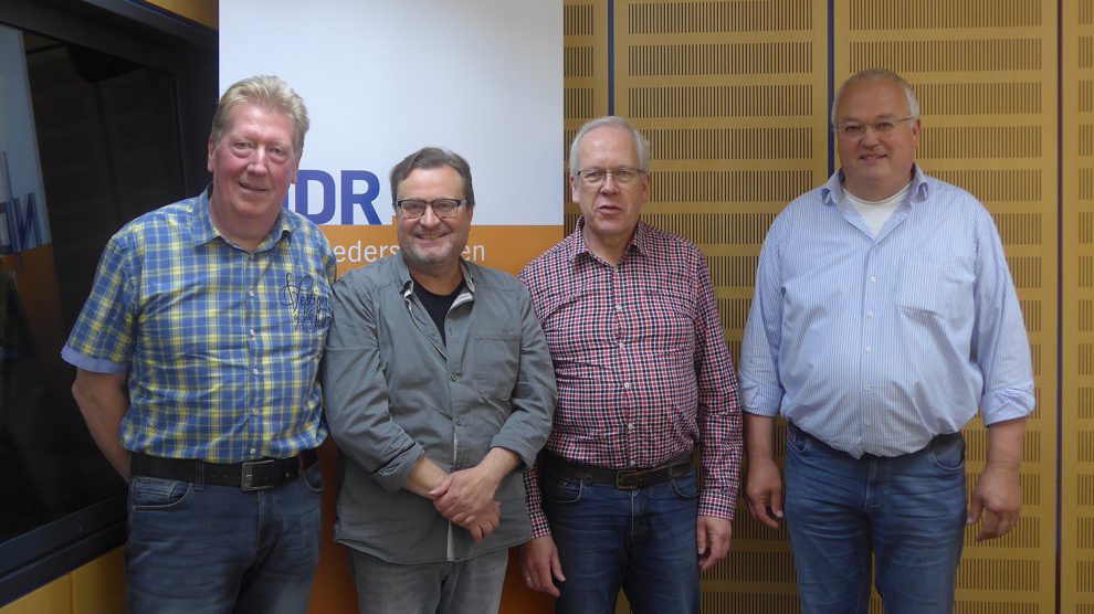 Wilhelm Vorgerd, Jens Krause, Peter Franke und Franz-Josef Landwehr vom Männergesangverein Gemütlichkeit Hollage aus Wallenhorst bei der NDR1 Plattenkiste. Foto: NDR