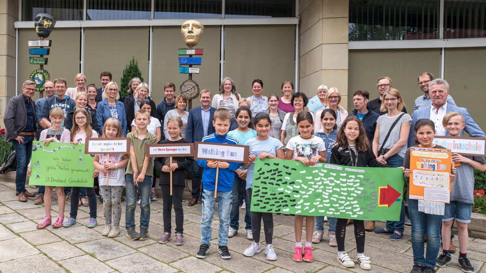 Für viele gute Projekte zum Thema Energiesparen und Klimaschutz erhalten die Wallenhorster Grundschulen und Kindergärten Gold- und Silberauszeichnungen im Rahmen des Klimaschutzprojektes. Foto: Thomas Remme