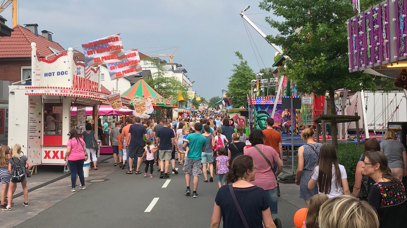 Buntes Treiben auf der Wallenhorster Klib und in den Geschäften im Ort, hier im Jahr 2018. Archivfoto: Rothermundt / Wallenhorster.de