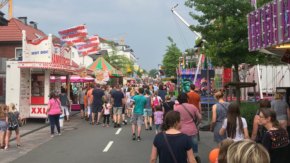 Buntes Treiben auf der Wallenhorster Klib und in den Geschäften im Ort, hier im Jahr 2018. Archivfoto: Rothermundt / Wallenhorster.de