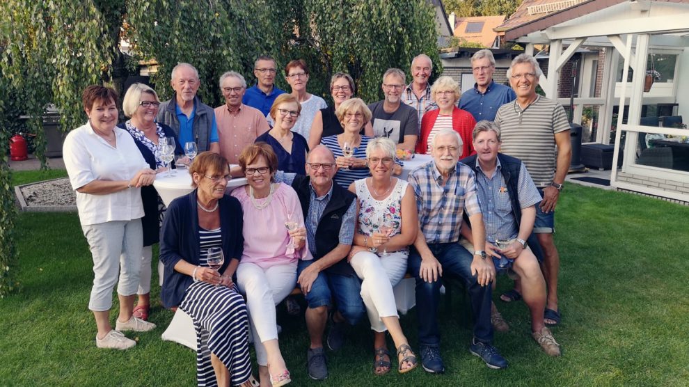 Bei einem gemütlichen Grillfest trafen sich die Ehrenamtlichen von „Hand in Hand“ zum Erfahrungsaustausch. Foto: Gemeinde Wallenhorst