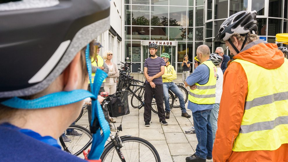 Auch in diesem Jahr erhofft sich Stefan Sprenger (Mitte) eine rege Teilnahme an der Aktion „Stadtradeln“. Zum Abschluss findet eine gemeinsame Tour zur Aktion „Osnabrück hat autofrei.“ nach Osnabrück statt. Archivfoto: André Thöle