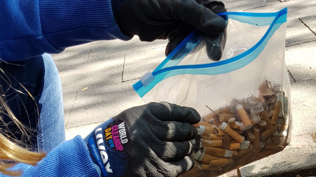 Teamarbeit: Mit Schülern der Osnabrücker Ursulaschule wurden Zigarettenstummel von der Straße gesammelt. Foto: City Cleaners Germany