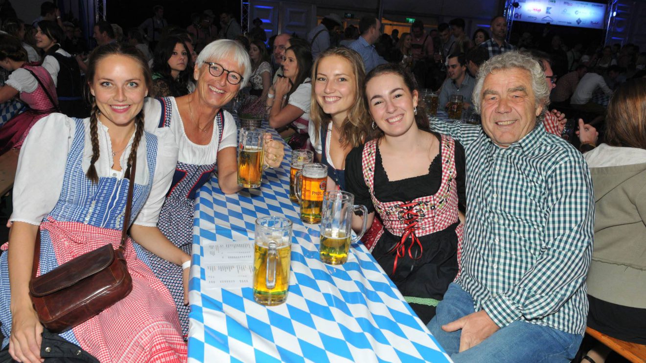 Beste Stimmung auf dem 18. Hollager Oktoberfest am Freitag, 26. Oktober 2018. Foto: Kolpingsfamilie Hollage