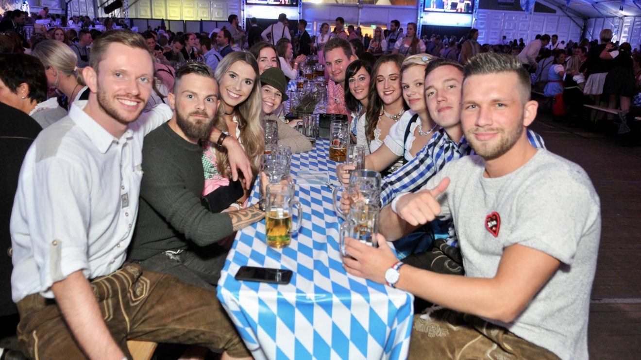 Beste Stimmung auf dem 18. Hollager Oktoberfest am Freitag, 26. Oktober 2018. Foto: Kolpingsfamilie Hollage