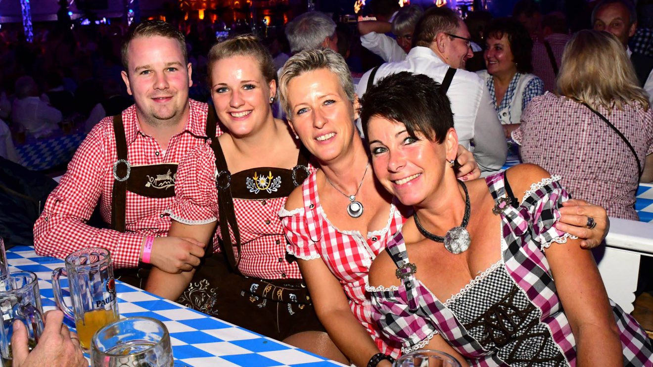 Kräftig gefeiert wurde auf dem 18. Hollager Oktoberfest auch am Samstag, 27. Oktober 2018. Foto: Kolpingsfamilie Hollage