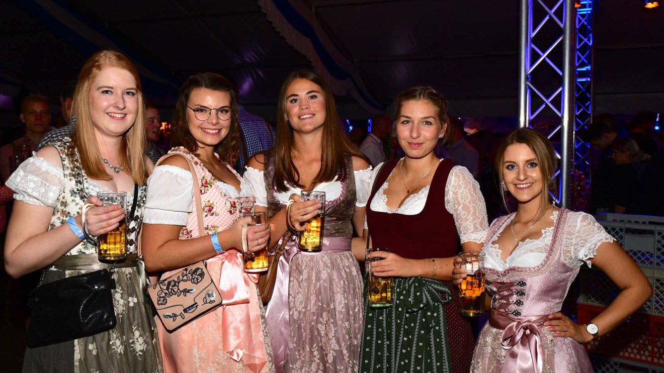 Kräftig gefeiert wurde auf dem 18. Hollager Oktoberfest auch am Samstag, 27. Oktober 2018. Foto: Kolpingsfamilie Hollage