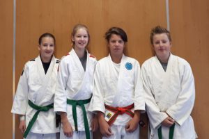 Carina, Luca, Marwin und Timon als neue Assistenztrainer bei der Judoabteilung von Blau-Weiss Hollage. Foto: BW Hollage